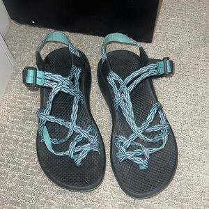 Women’s chaco shoes